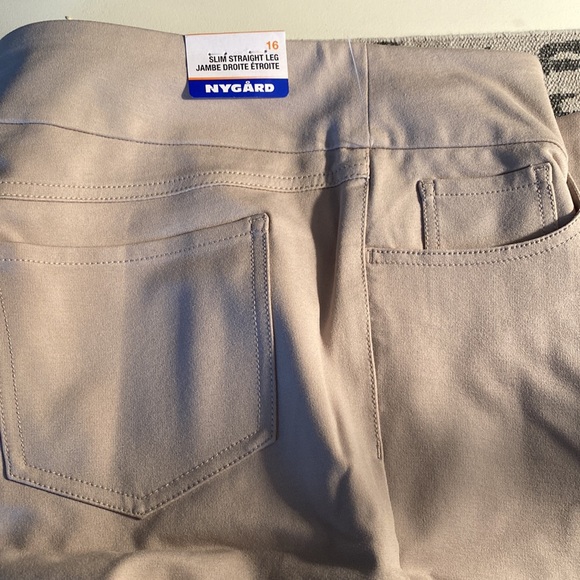 NWT Nygard pull on pants/straight leg - Picture 3 of 3